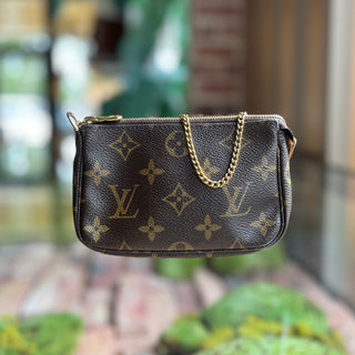 LOUIS VUITTON Mini Pochette Accessories Brown Monogram Canvas Handbag