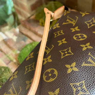 LOUIS VUITTON Pochette Accessories Vintage Brown Monogram Canvas Shoulder Bag