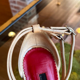 CAROLINA HERRERA Beige Patent Leather Strappy Heels SZ37(7US)