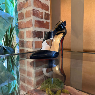 CHRISTIAN LOUBOUTIN Sharpeta Black Leather Pumps SZ 38 (US 8)