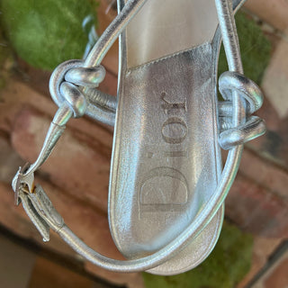 DIOR Metallic Silver Knotted Leather D Charm Kitten Heel Sandals SZ38.5(8.5US)