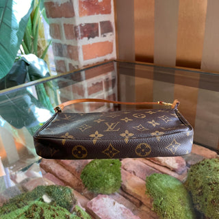 LOUIS VUITTON Pochette Accessories Vintage Brown Monogram Canvas Shoulder Bag