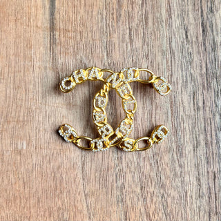 CHANEL CC Gold Chain Chanel Paris Lettering Brooch