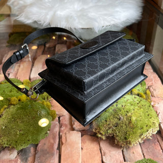 GUCCI Black GG Supreme Canvas Belt Bag