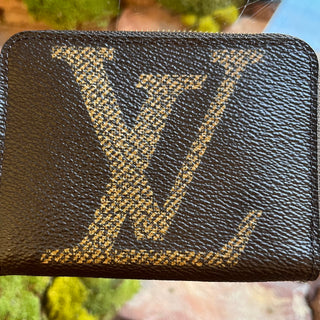 LOUIS VUITTON Giant Monogram Brown Leather Zippy Coin Purse