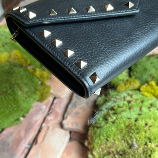 VALENTINO Rockstud Black Calfskin Leather Wallet On Chain