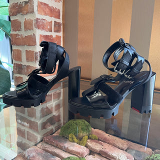 LOUBOUTIN Black Leather Gladiator Sandals SZ 38