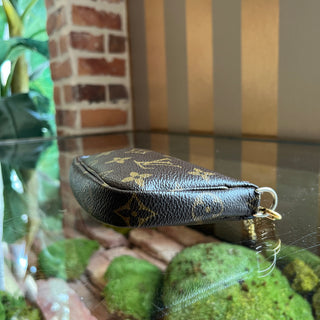 LOUIS VUITTON Pochette Accessories Mini Brown Monogram Canvas Pouch