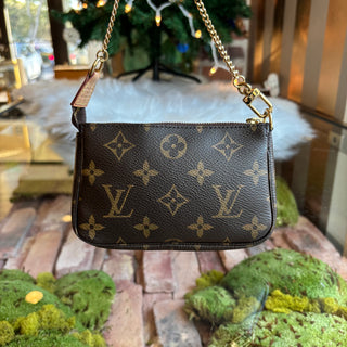 LOUIS VUITTON Monogram Mini Pochette Accessories