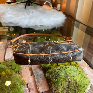 LOUIS VUITTON Riveting Pochette Monogram Canvas Limited Edition Shoulder Bag