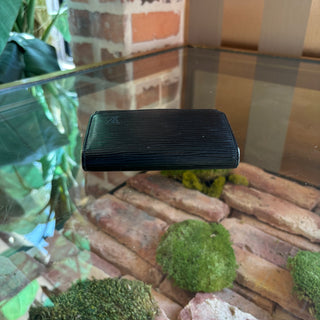 LOUIS VUITTON Epi Wallet Black