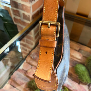 LOUIS VUITTON Croissant Brown Monogram Canvas Shoulder Bag