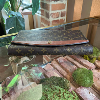 LOUIS VUITTON Vintage Bordeaux Clutch