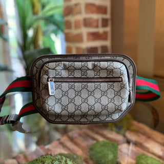 GUCCI Beige GG Supreme Canvas Belt Bag