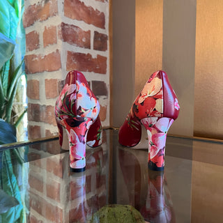 GUCCI Red Calfskin Blooms Pumps SZ 37.5 (US 7.5)