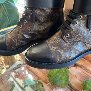LOUIS VUITTON Wonderland Flat Ranger Black Brown Calfskin Monogram Boots SZ41(11US)