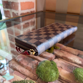 LOUIS VUITTON Damier Ebene Canvas Zippy Wallet