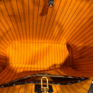 LOUIS VUITTON Neverfull MM Monogram Giant Jungle Tote Bag