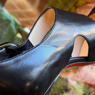 CHRISTIAN LOUBOUTIN Sharpeta Black Leather Pumps SZ 38 (US 8)