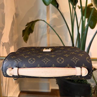 LOUIS VUITTON Monogram Pochette Métis