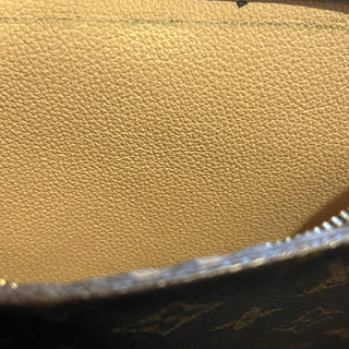 LOUIS VUITTON Toiletry 26 Monogram Canvas Pouch
