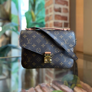 LOUIS VUITTON Pochette Metis Brown Monogram Canvas Shoulder Bag