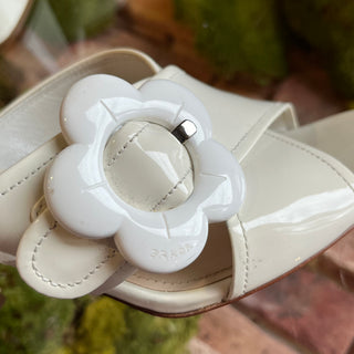 PRADA White Patent Leather Flower Sandals SZ37.5(7.5US)