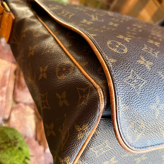 LOUIS VUITTON Abbesses Brown Monogram Canvas Messenger Bag