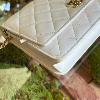 CHANEL Pearl Crush White Calfskin Wallet on Chain Crossbody Bag