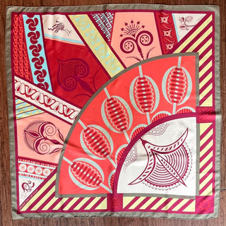 HERMES Gemometrie Cretase Silk Scarf