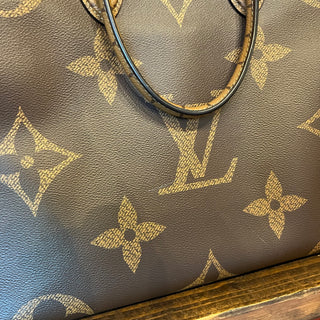 LOUIS VUITTON OntheGo MM Reverse Monogram Canvas Tote Bag