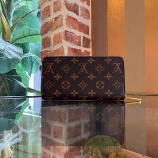 LOUIS VUITTON LV Monogram Canvas Zippy Wallet