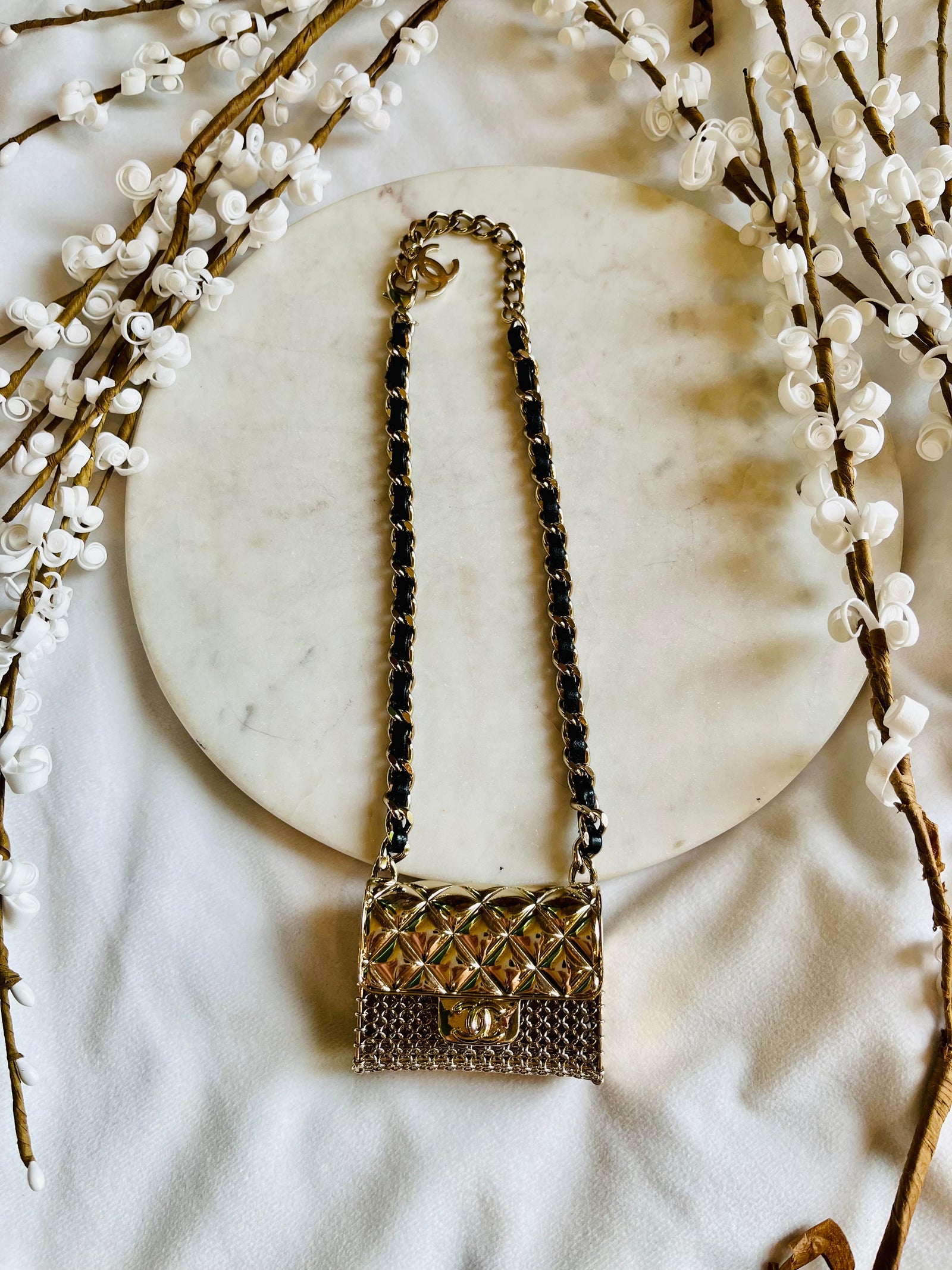 CHANEL 2021 METAL, FAUX PEARL AND CHAIN FLAP BAG NECKLACE