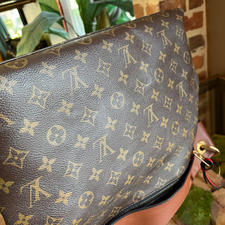 LOUIS VUITTON Tuileries Besace Caramel Monogram Canvas Hobo Bag