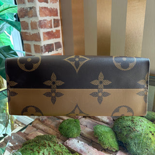 LOUIS VUITTON LV Monogram OnTheGo GM