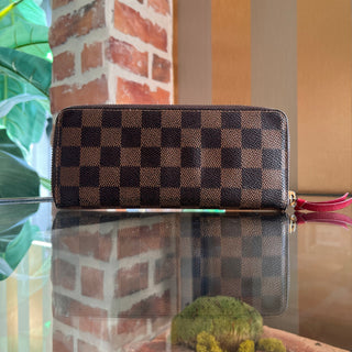 LOUIS VUITTON Damier Ebene Canvas Zippy Wallet