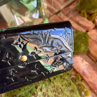 LOUIS VUITTON Sarah Bleu Infini Monogram Vernis Leather Wallet