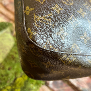 LOUIS VUITTON Looping MM Monogram Canvas Shoulder Bag