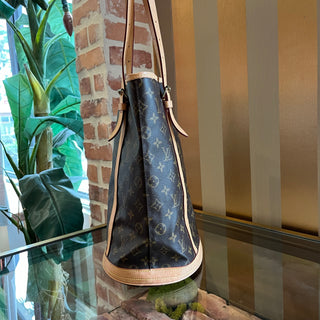 LOUIS VUITTON GM Brown Monogram Canvas Bucket Bag