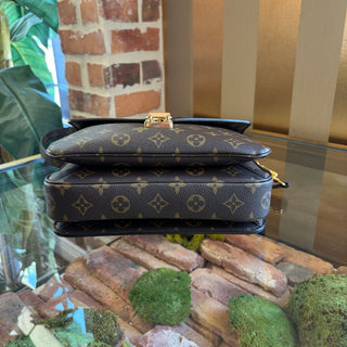 LOUIS VUITTON Pochette Monogram Métis