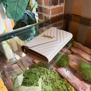 SAINT LAURENT Cassandre Beige Grain de Poudre Leather Wallet on Chain Bag