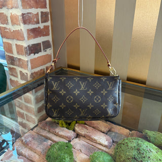 LOUIS VUITTON Vintage Monogram Pochette Accessories Shoulder Bag