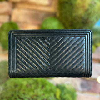 CHANEL Boy Yen Black Calfskin Chevron Quilted Wallet