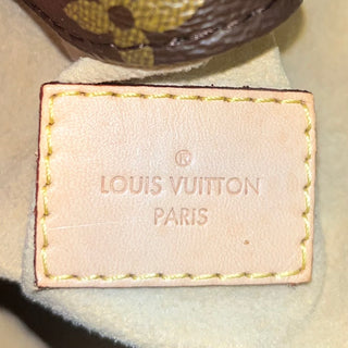 LOUIS VUITTON Artsy Monogram Hobo