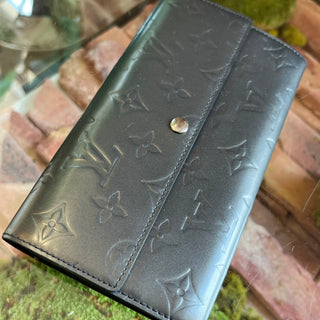 LOUIS VUITTON Porte-Trésor International Monogram Mat Monogram Vernis Wallet