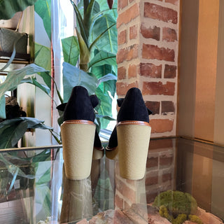 HERMÈS Drew Black Goatskin Suede Pumps SZ 38 (US 8)