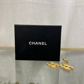 CHANEL Matte Gold Metal CC Drop Earrings