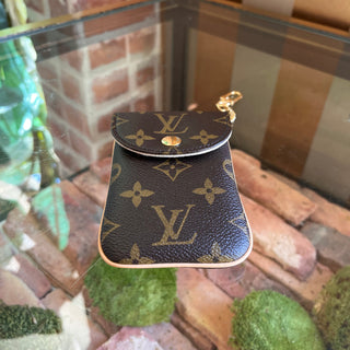 LOUIS VUITTON Vintage Monogram Canvas Etui Phone Case MM