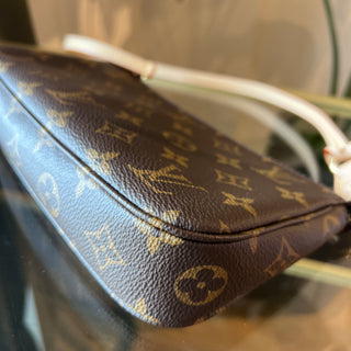 LOUIS VUITTON Monogram Pochette