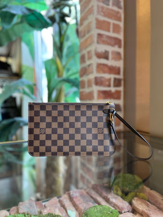 LOUIS VUITTON Neverfull Pochette Damier Ebene Canvas Pouch